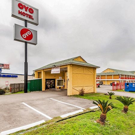 Oyo Hotel San Antonio Lackland Near Seaworld Екстер'єр фото
