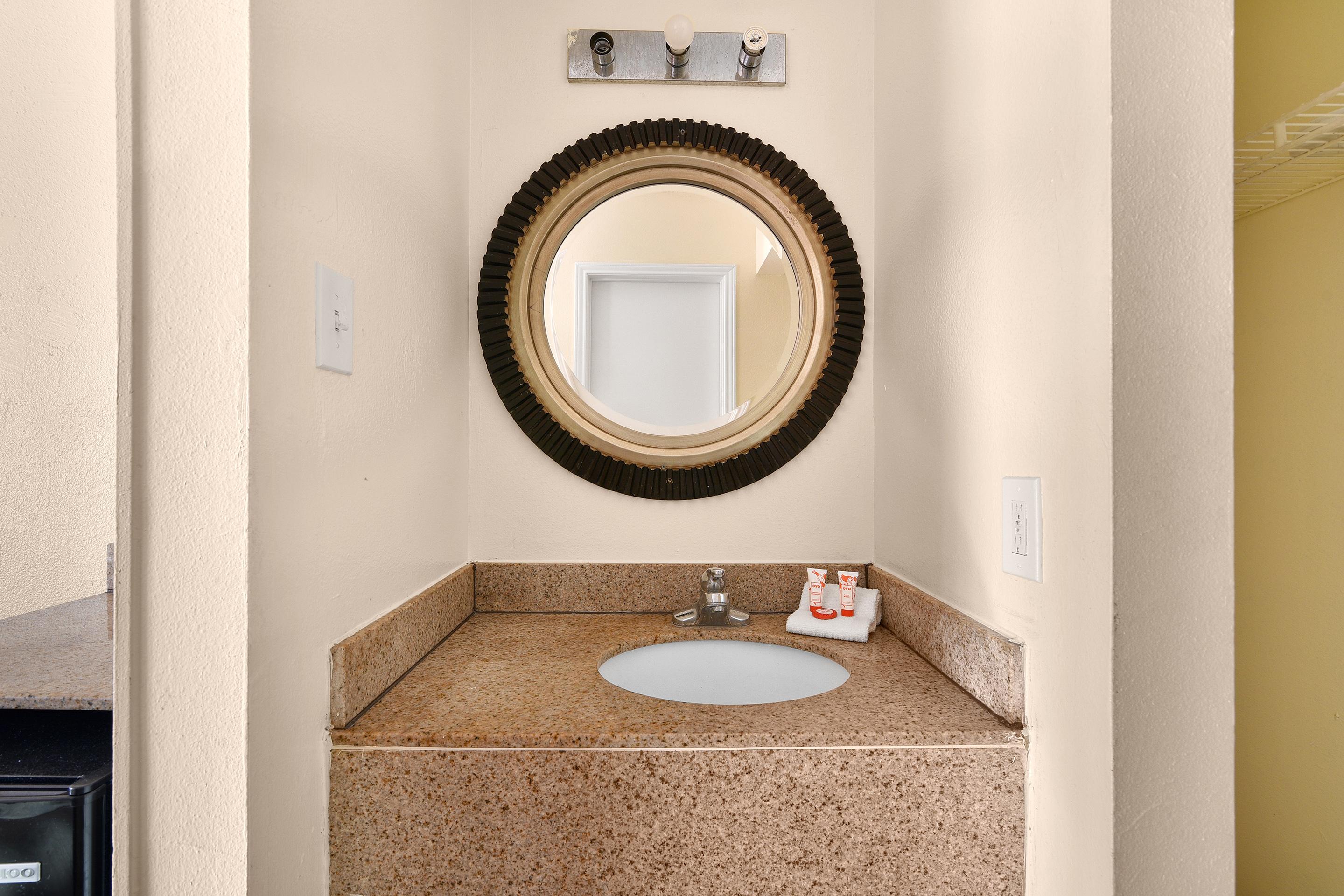Oyo Hotel San Antonio Lackland Near Seaworld Екстер'єр фото