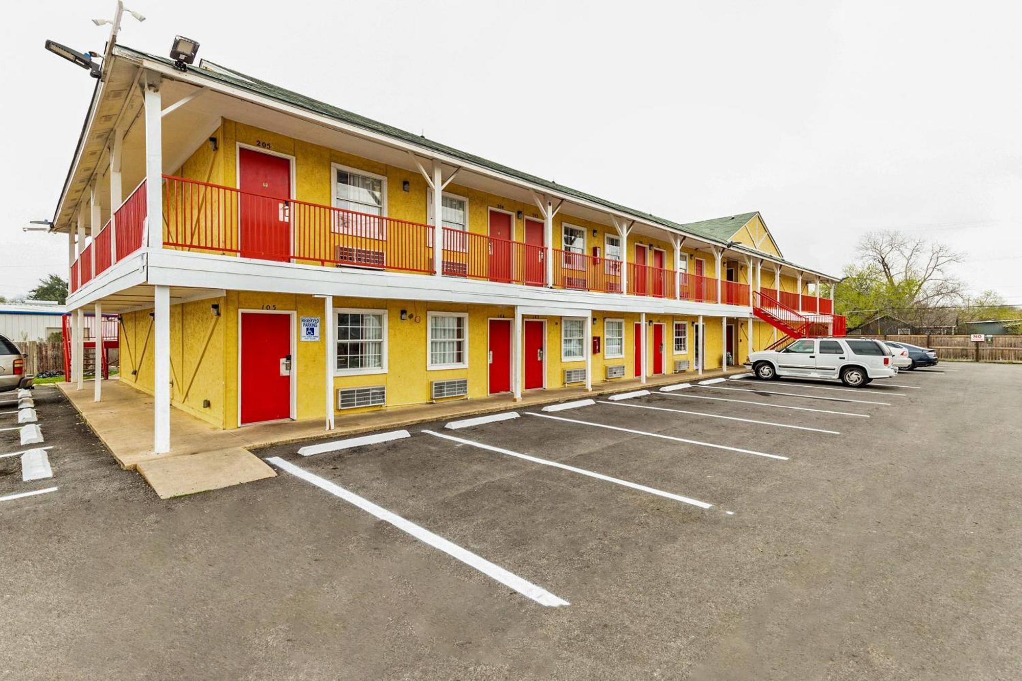 Oyo Hotel San Antonio Lackland Near Seaworld Екстер'єр фото