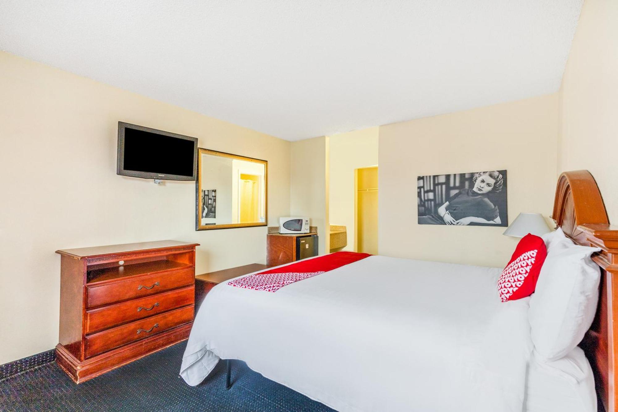 Oyo Hotel San Antonio Lackland Near Seaworld Екстер'єр фото