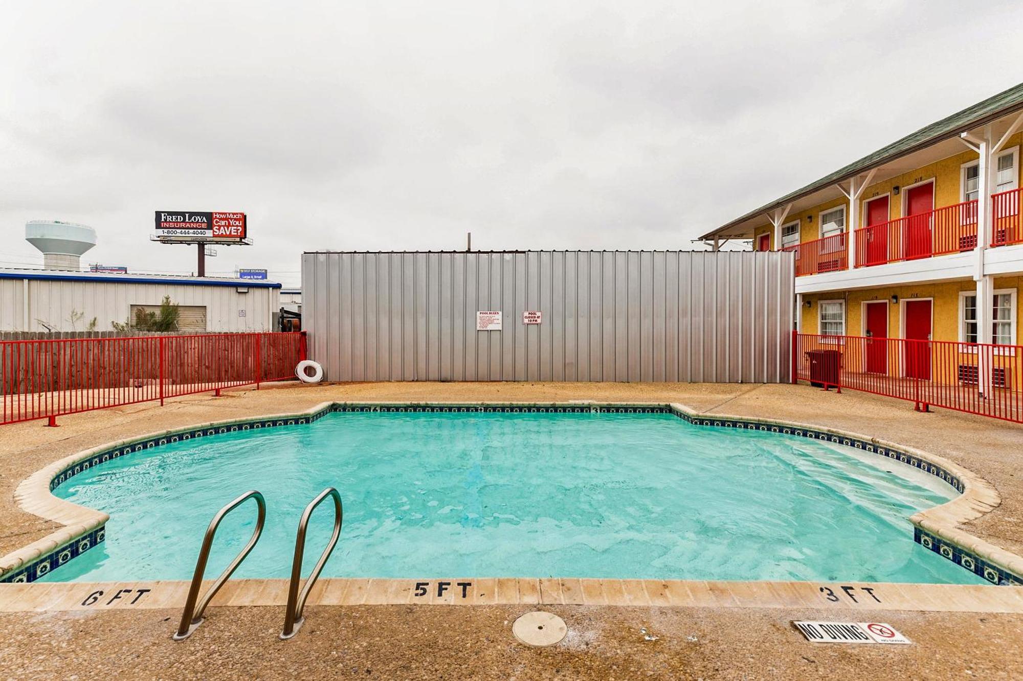 Oyo Hotel San Antonio Lackland Near Seaworld Екстер'єр фото