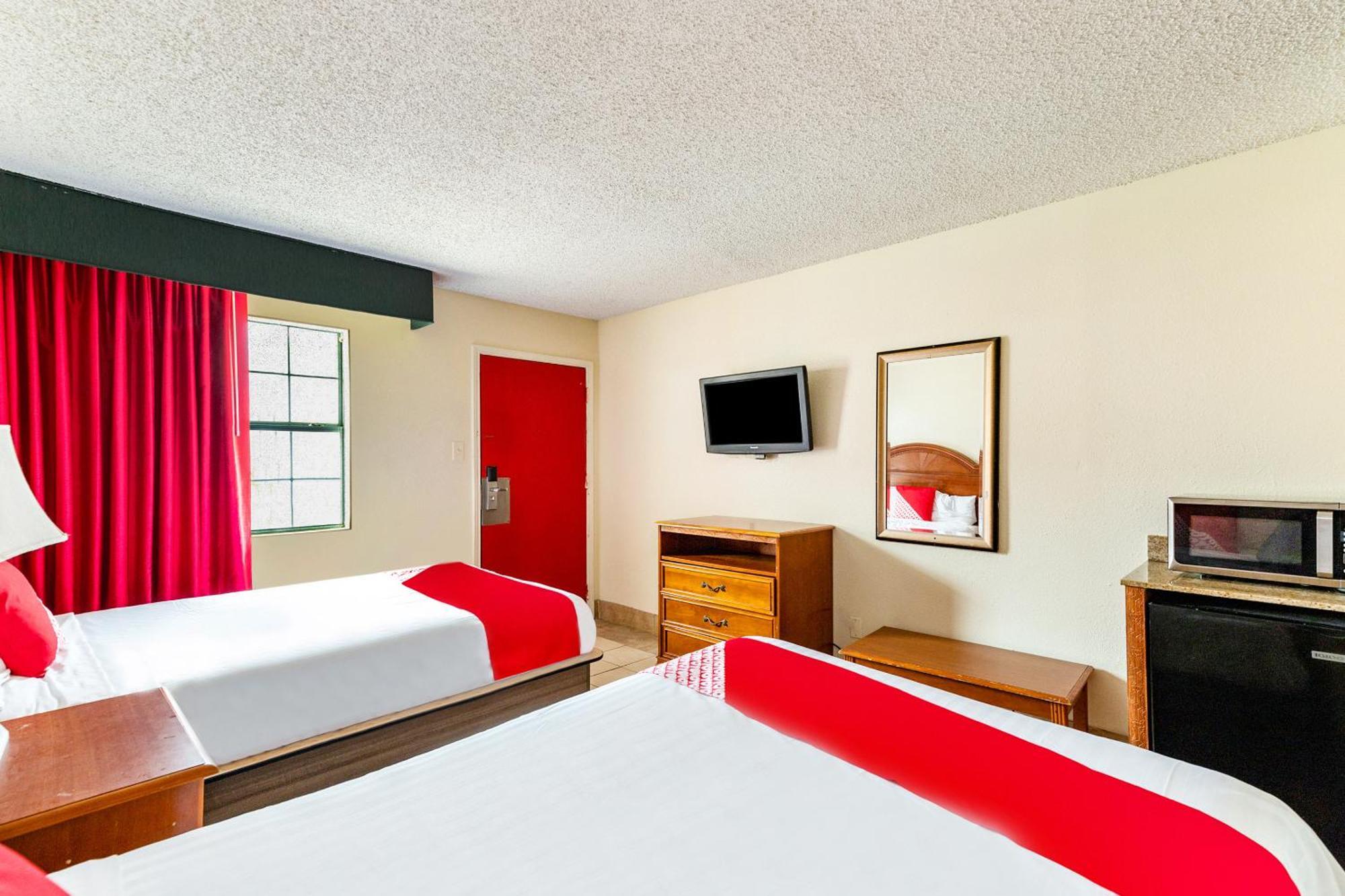 Oyo Hotel San Antonio Lackland Near Seaworld Екстер'єр фото