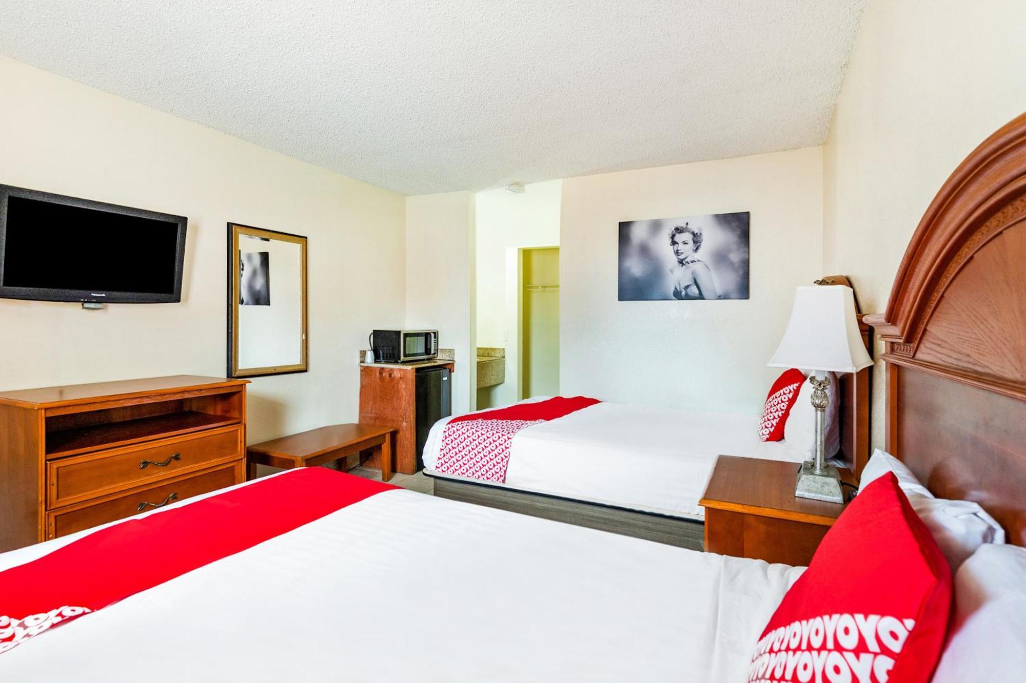 Oyo Hotel San Antonio Lackland Near Seaworld Екстер'єр фото