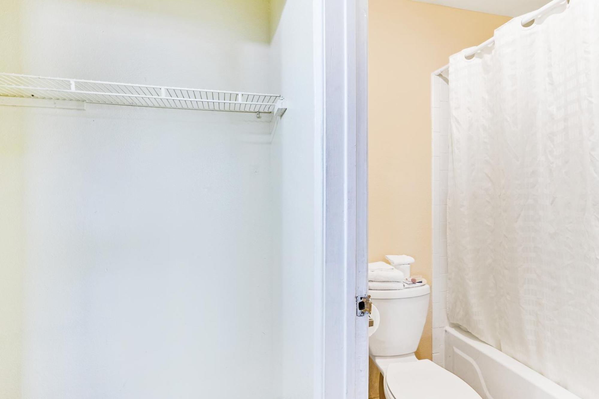 Oyo Hotel San Antonio Lackland Near Seaworld Екстер'єр фото